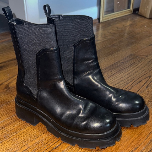 Dolce Vita Black Leather chunky Boots size 6.5 🖤 - Picture 1 of 7